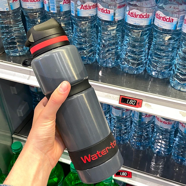 Waterfilter fles van Water-to-Go bespaart kosten op drinkwater